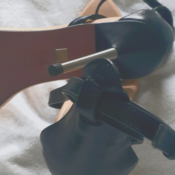 Shoes - Picture 6 of 7